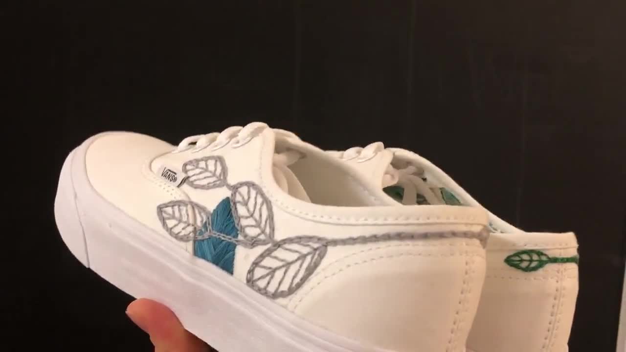 Vans with sale snake embroidery