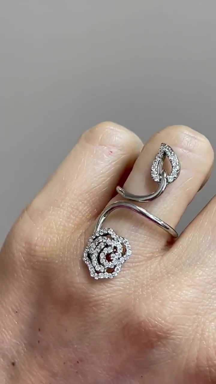 925 0.68tcw Sterling Silver Flower Ring / Leaf Ring / Simulated