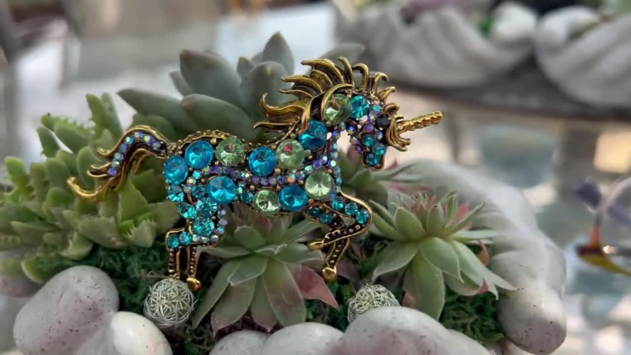 Vrouwen Esdoornblad Broche Temperament Elegante Exquise Feest Sieraden Vrouwelijke Broche Pin Trui Accessoires Geschenken kopen vanaf een prijs van 3.57