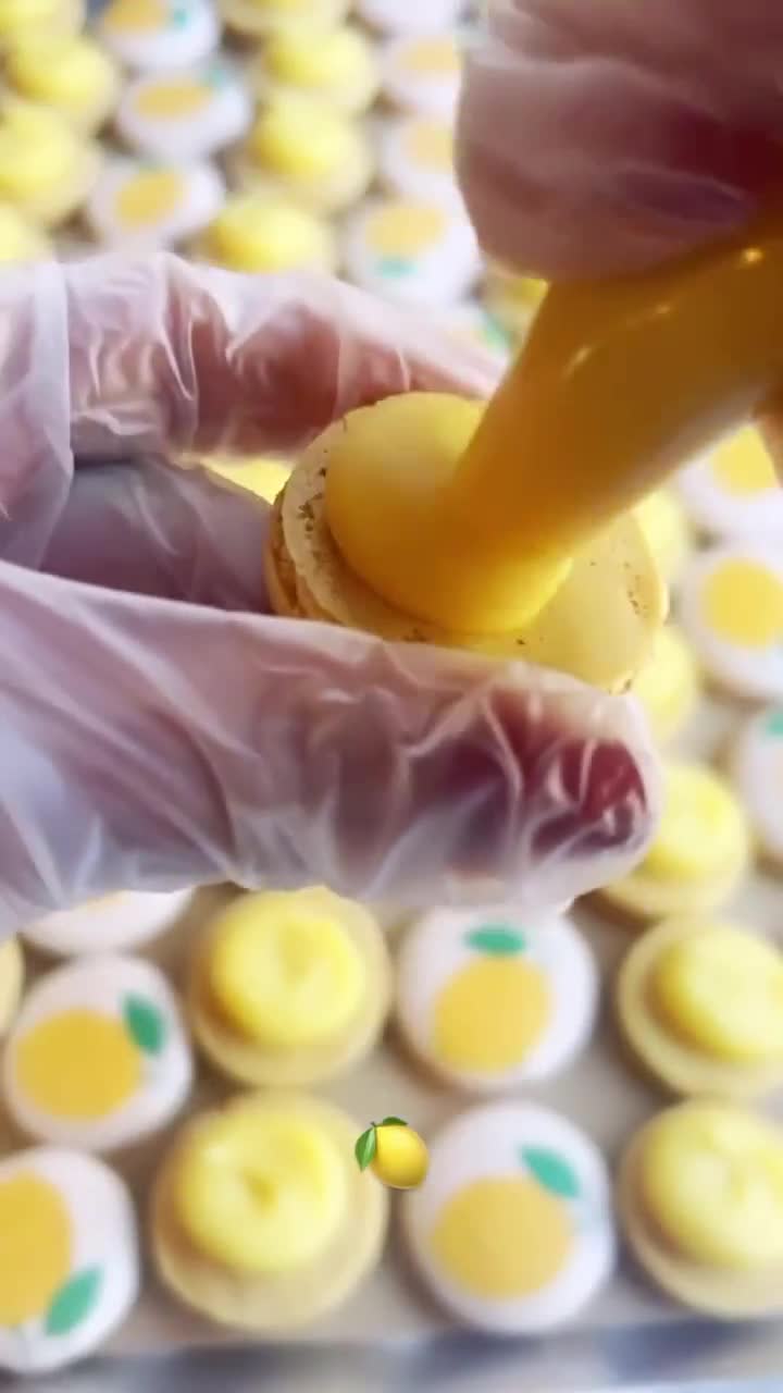 macaronです Macaron box (8 pieces) (GF) – Maison Saint-Honoré