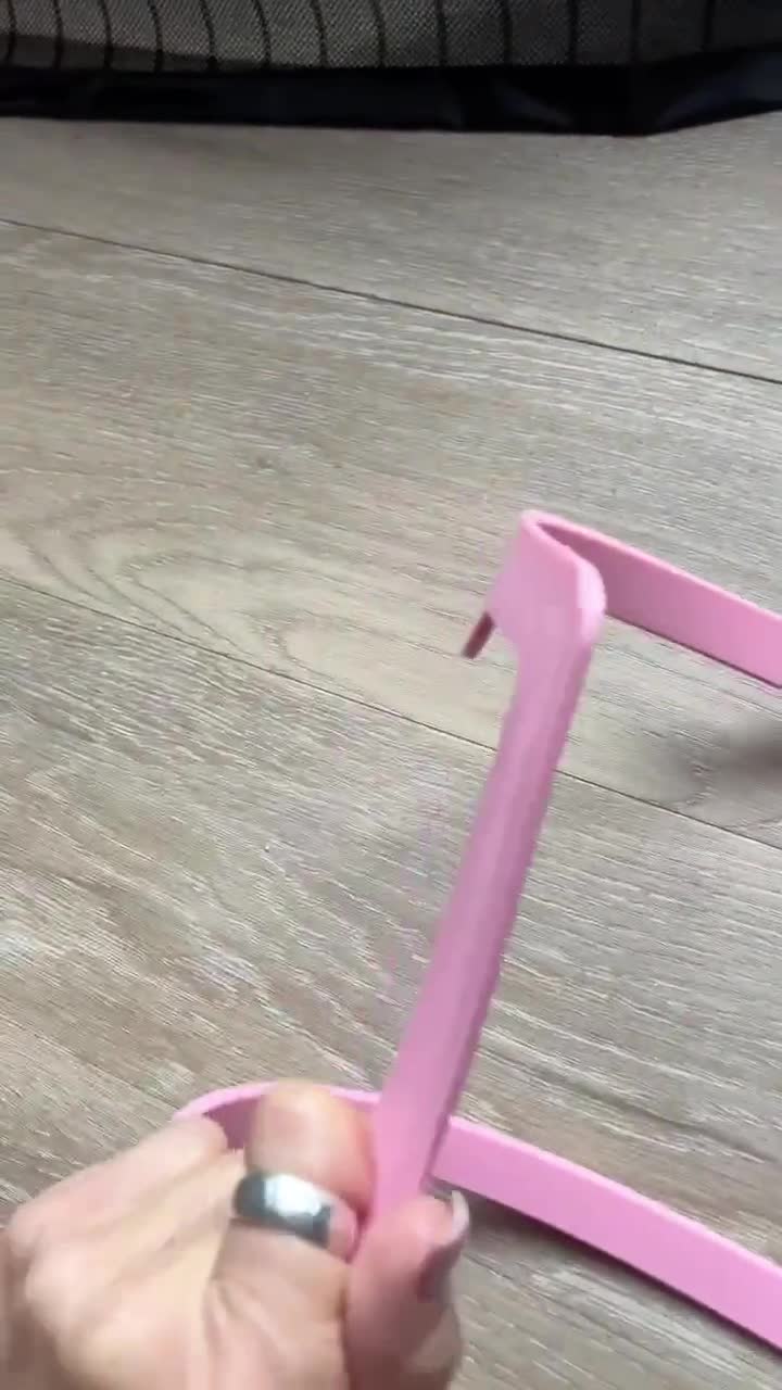 Weicher rosa extra starker ultraleichter Nummernschildrahmen video poster