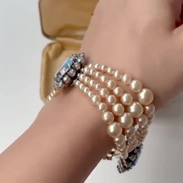 1950s’pearl×aurora RS　leaf　Ｘmas bracelet Vintage 1950s Pearl Statement Bracelet, Aurora Borealis