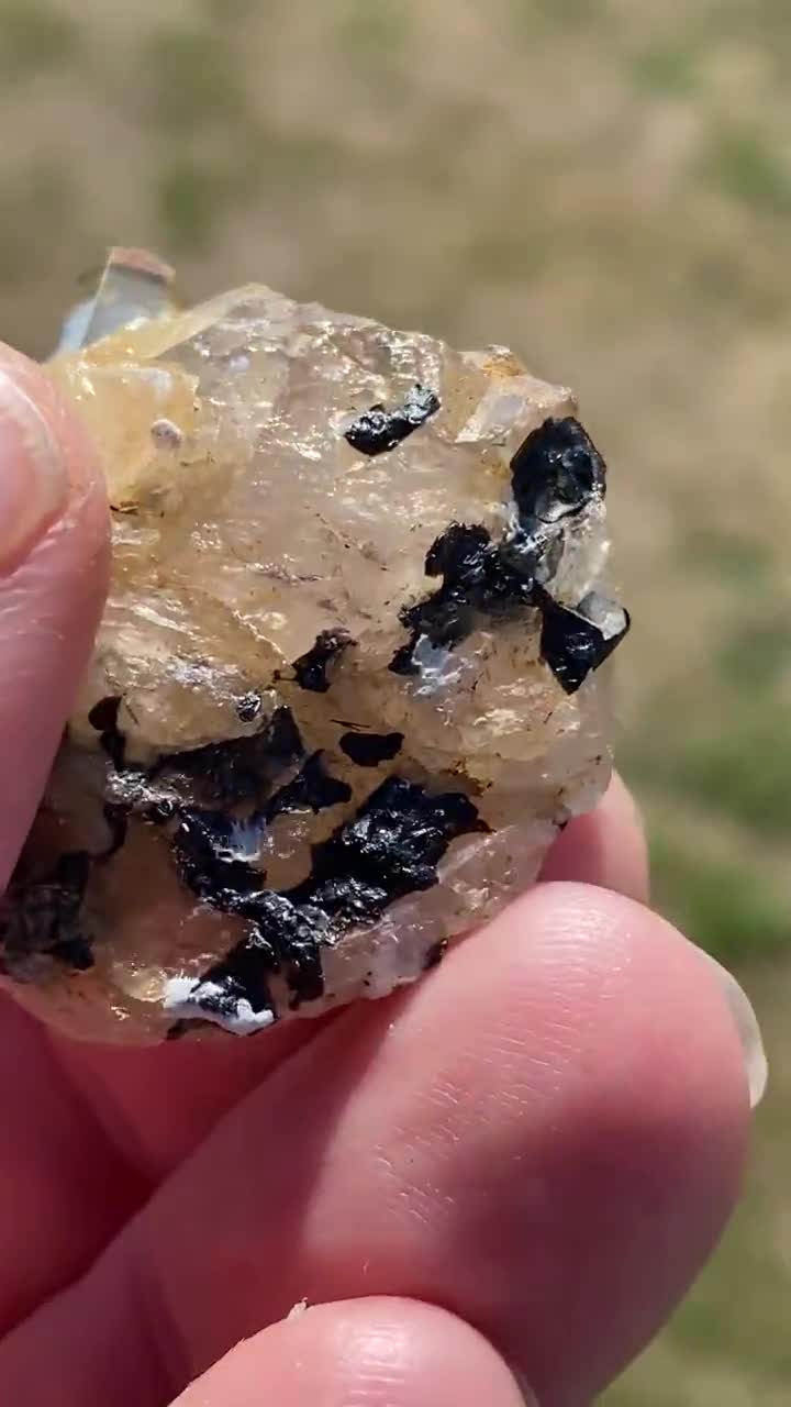 天然アクアマリン、クォーツ、ブラックトルマリン入り、パキスタン産