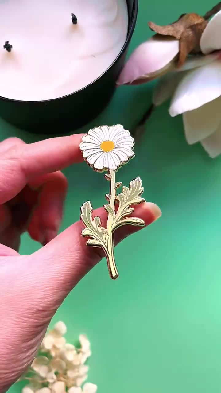 マーガレット商品です マーガレットデイジーのかわいい花のエナメルピン - Etsy 日本