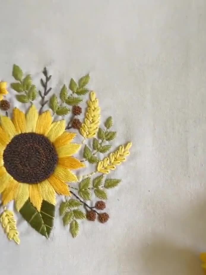 ひまわりの絵の刺繍 刺繍図案付】ひまわりの刺繍-YouTube解説あり-｜はなめろん