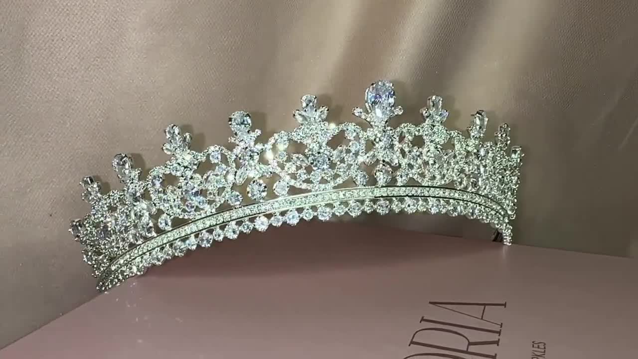 スワロフスキークリスタルティアラ：キュービックジルコニア付き