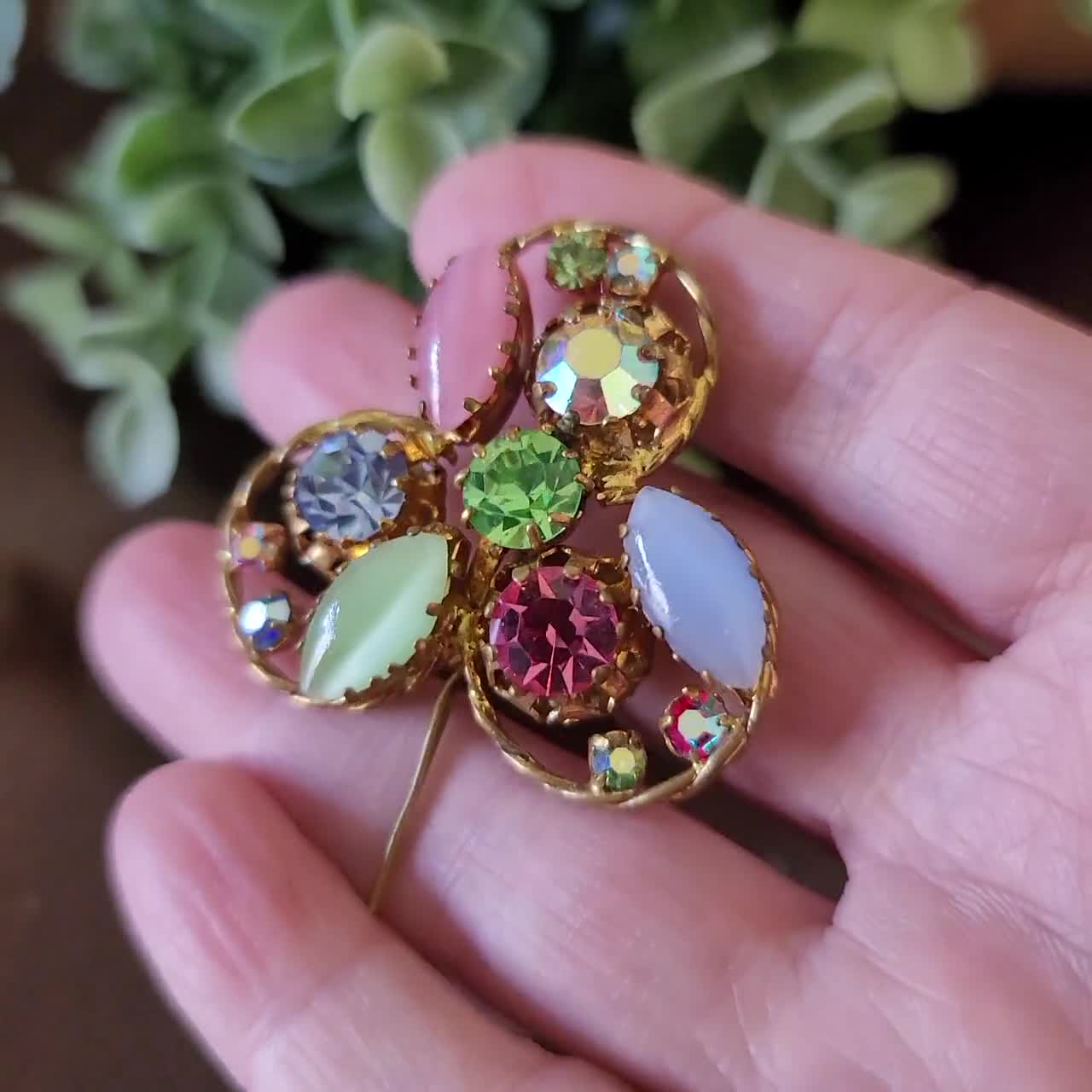 Broche Vintage Trèfle En Cristaux - Couleur Or Avec Cristaux Roses Et Rouges, Occasion