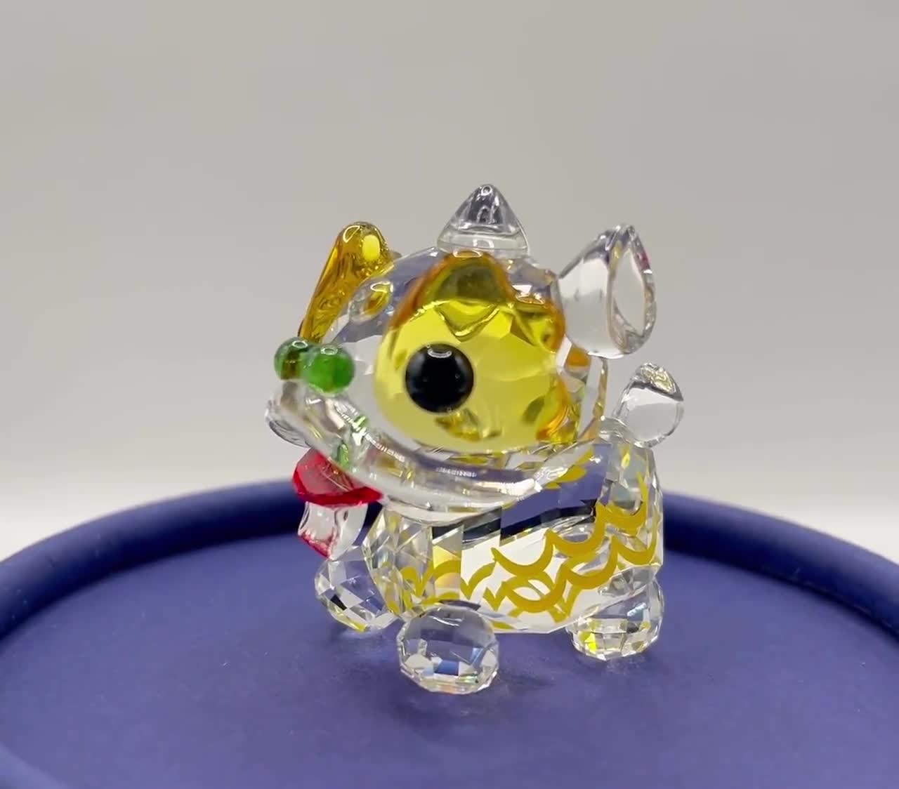 縁起物　スワロフスキー 獅子舞 約4cm スワロフスキー獅子舞の置物 - 約4 cm (1.57インチ) - Etsy 日本