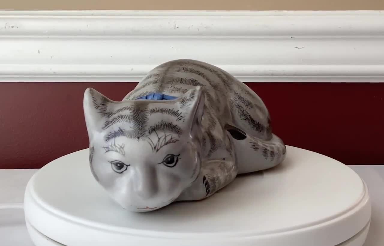 Vintage Chinese Porcelain Sleeping Cat Figurine/ Gray Cat Figurine