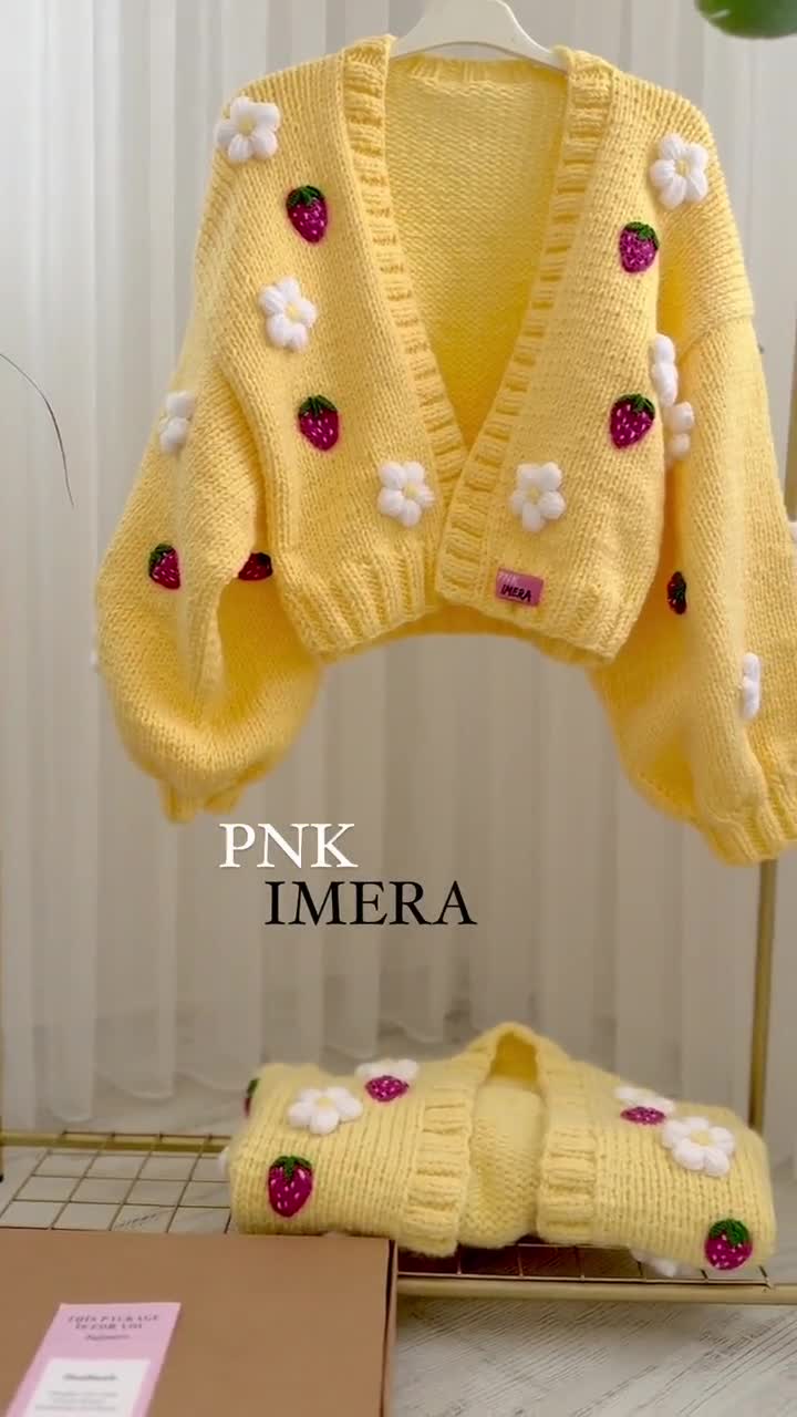 イエローニットカーディガン：ストロベリー＆デイジー柄クロップド