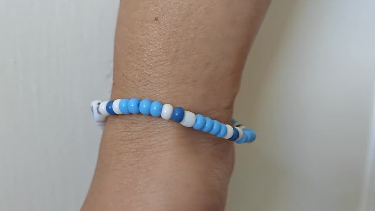 マンチェスター・シティのビーズブレスレット（青と白のビーズ付き