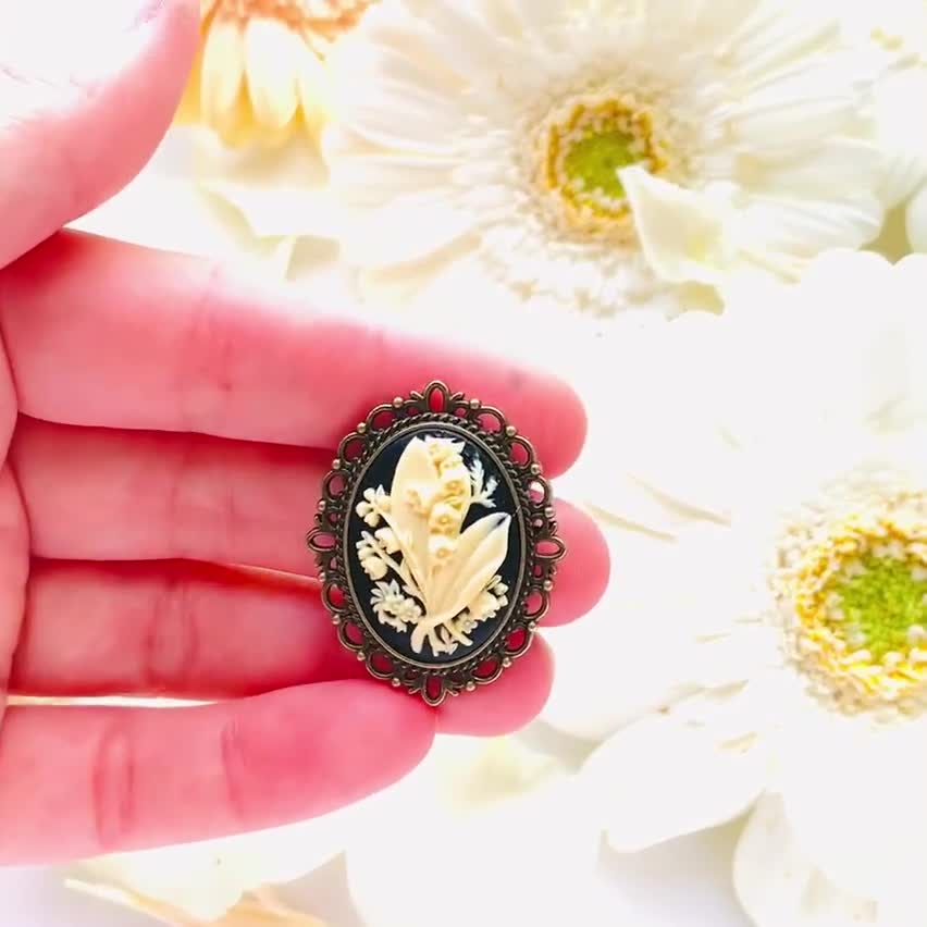 スズランカメオブローチ 花柄カメオジュエリー - Etsy 日本