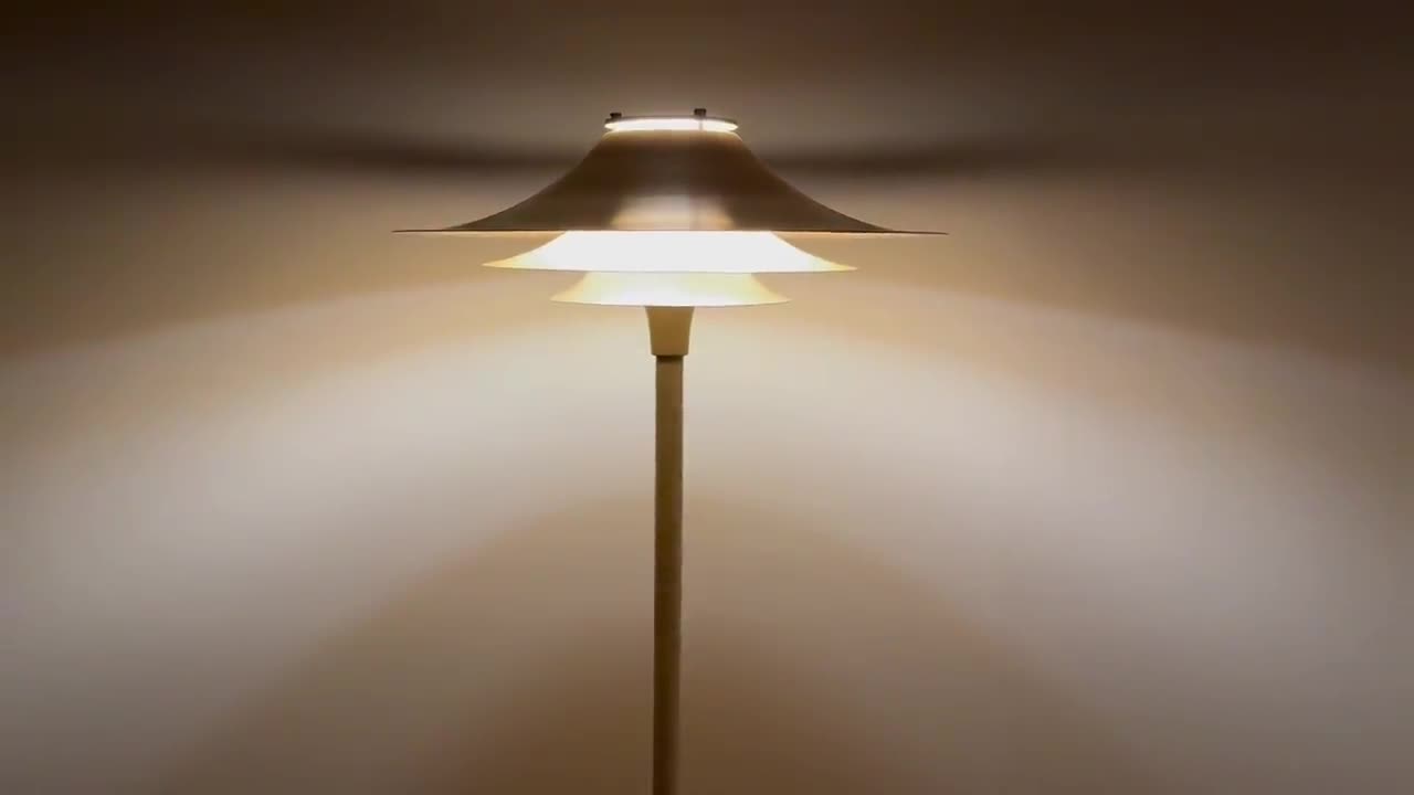 ヴィンテージ Lyfa Adina フロアランプ、1970年代 – ホワイトメタル