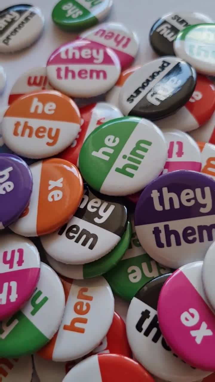 Bulk pronoun pins (1 inch) multiple pack sizes - mixed designs (Pack of  1000)