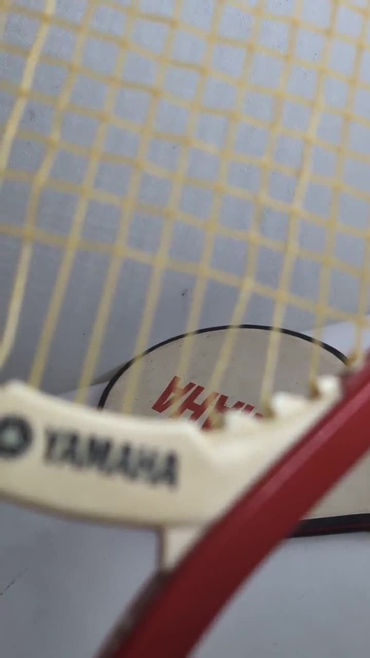 Raquette de tennis en fibre de verre Yamaha YFG 30 vintage des années 1980 avec couvercle original - France