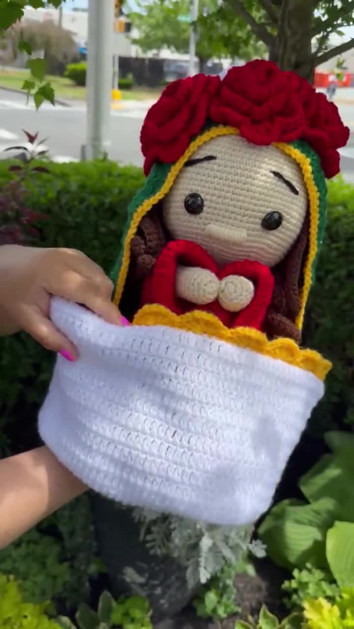 Muñeca De Ganchillo Reversible Ramo De Flores - Regalo Hecho A Mano Para Madres, San Valentín O Cumpleaños