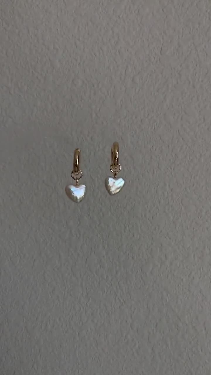 [LLOYD] 14K☆Heart pearl Earrings Dainty Pearl Heart Earrings on 14k Gold Studs-pearl Heart
