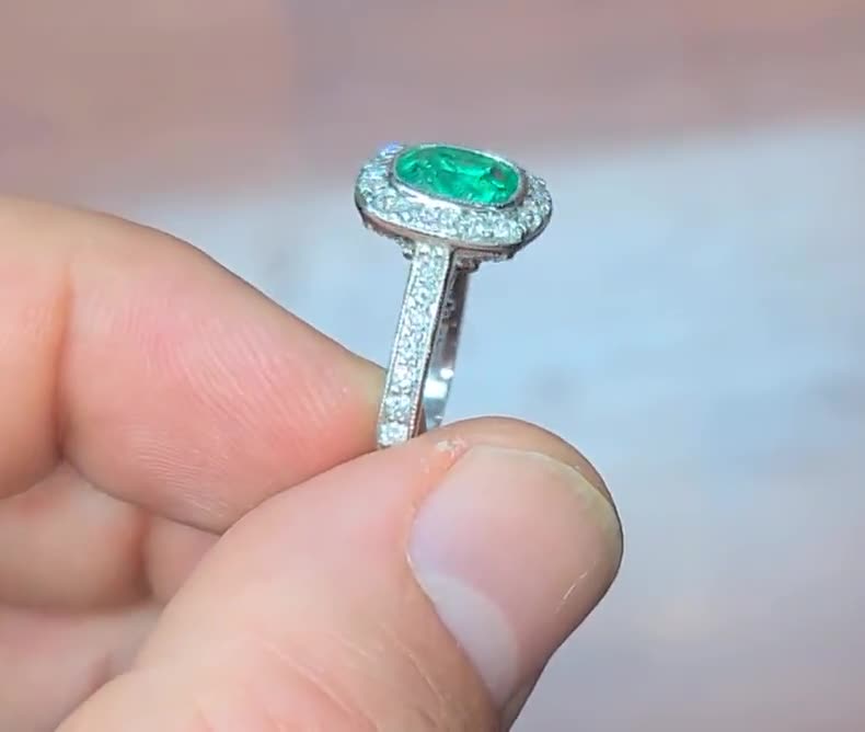 Tiffany & Co Platinum Legacy Ring 1.60ct. Natural Colombia Green