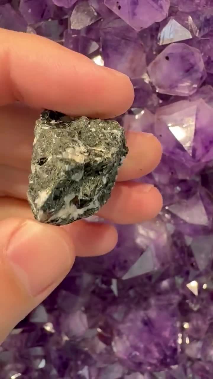 Diopside Naturel 1,95 Carat – Pierre Précieuse Rare – Réf P19.161 – Neuf Avec étiquette