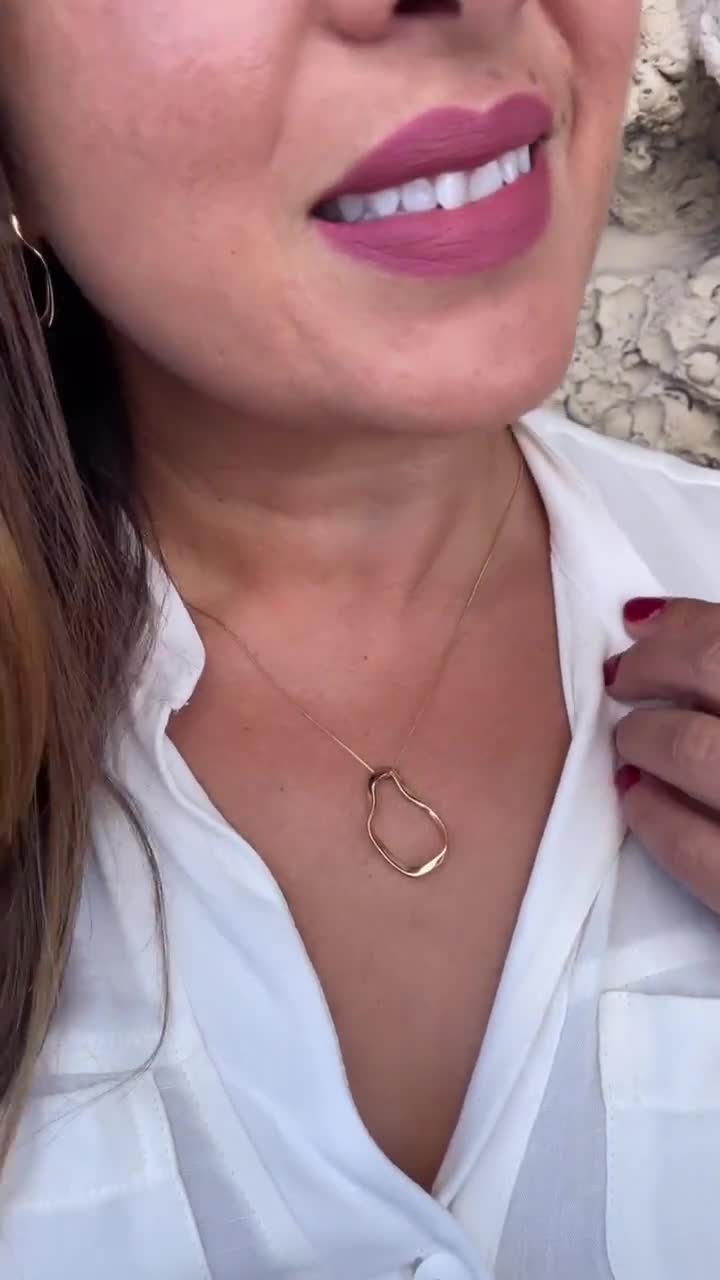 Collana di pietre a doppia fila - Italia