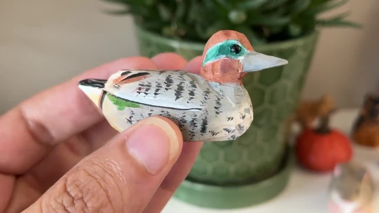 ユーラシアコガモの木製置物｜手彫りの鳥のコレクターズアイテム