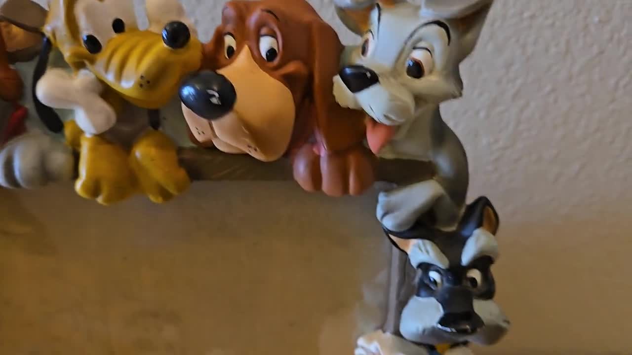 RARE Vintage Disney Dogs 3D Picture Frame-5x7-vintage Disney