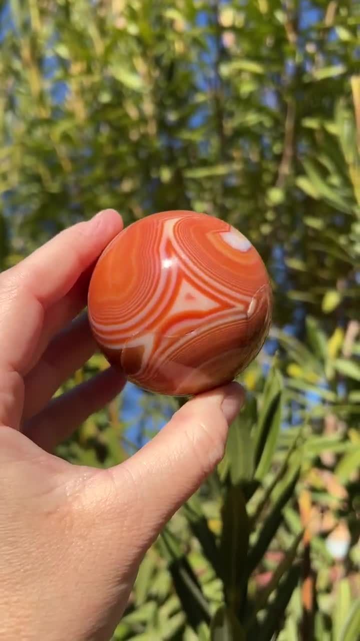 縞模様のドゥルージー サードニクス スフィア | グレード A 品質 | 縞