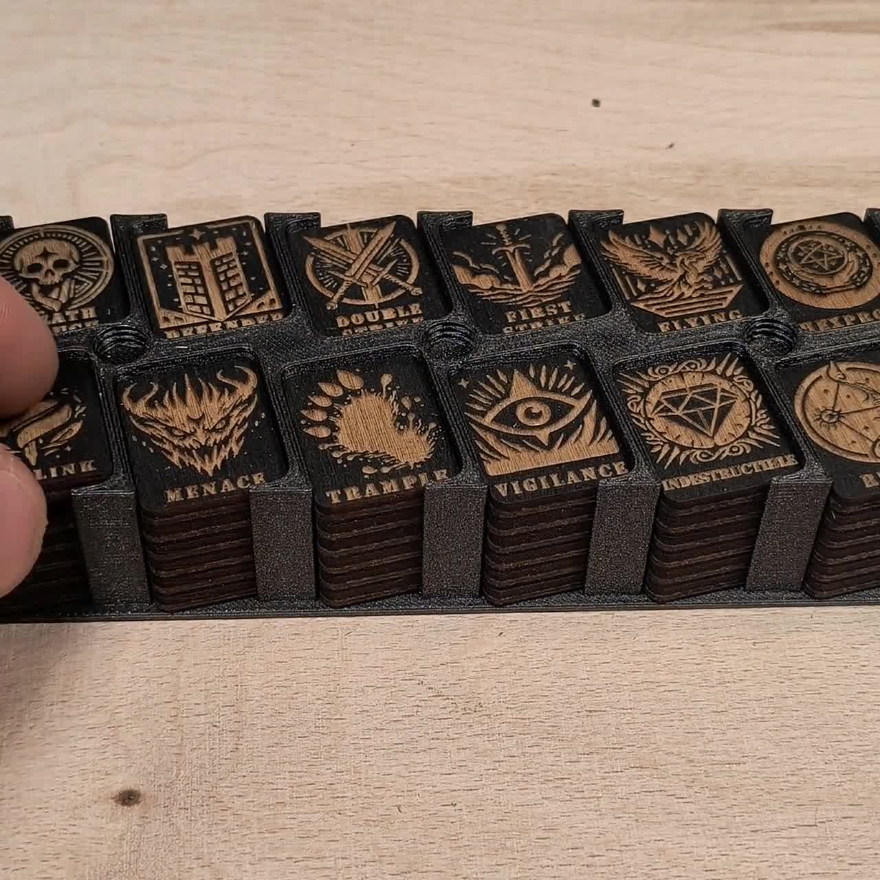 MTGアビリティカウンターセット（木製、72個）収納ボックス付き