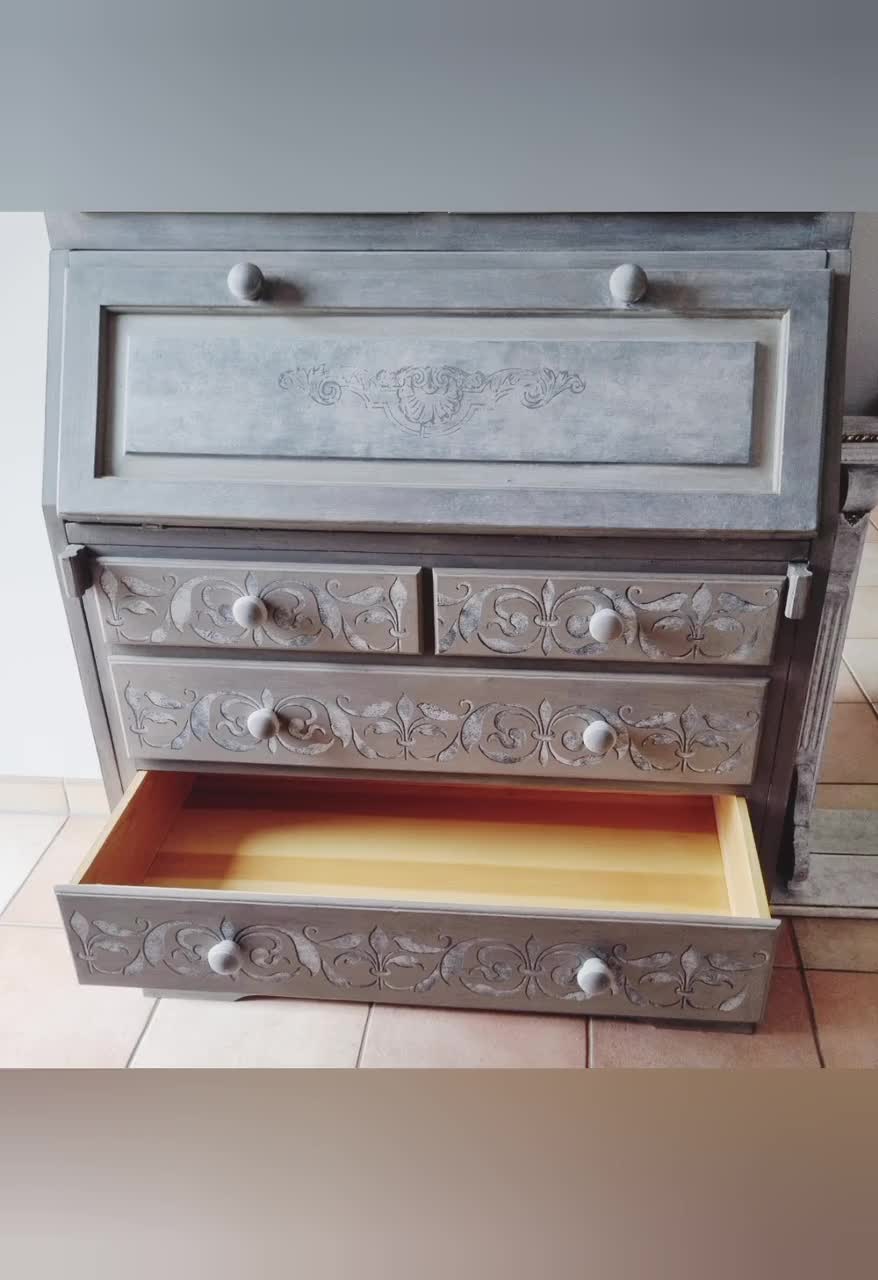 じゅん Secretary, Showcase Unique Piece - Etsy
