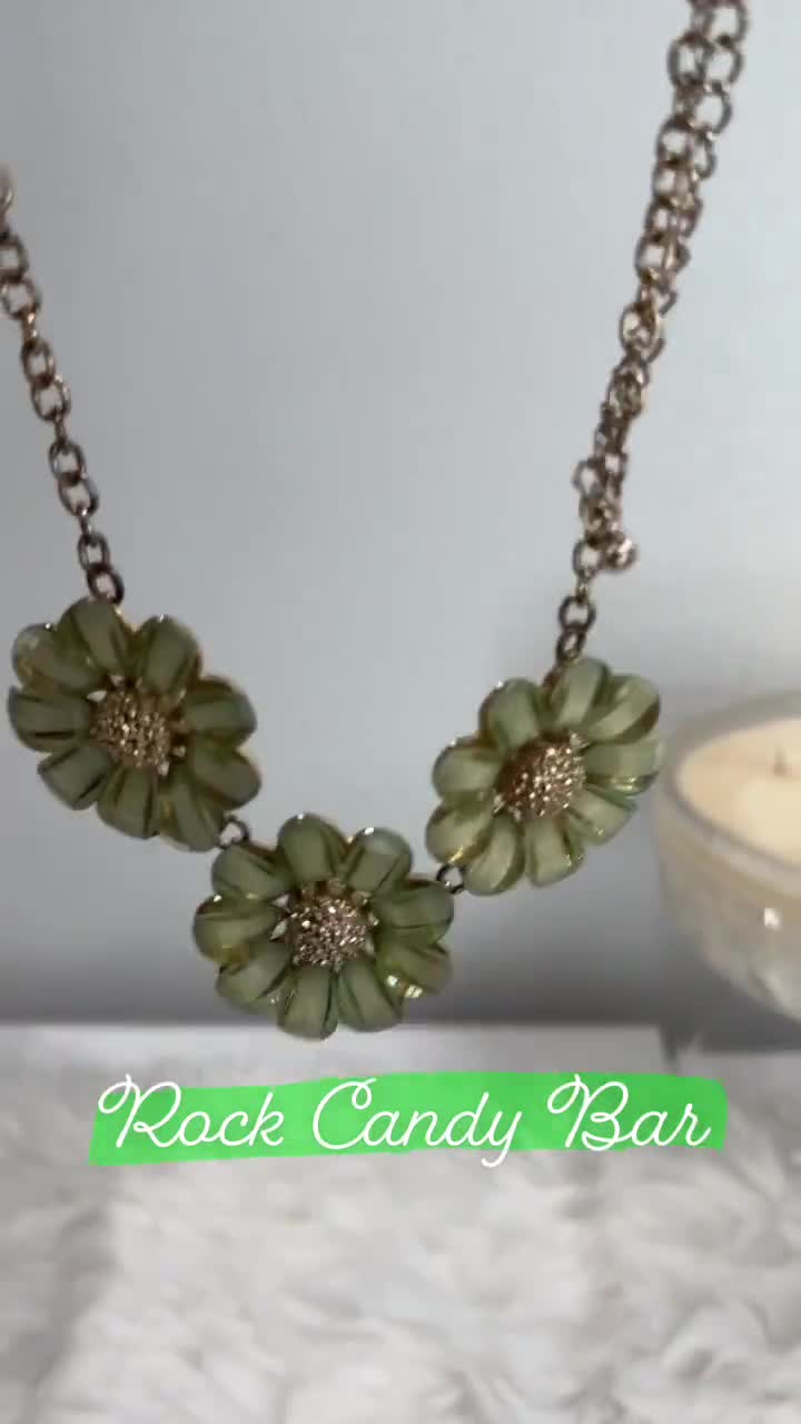 Vintage Daisy Flower Necklace Cute 60's Mod Style Daisy