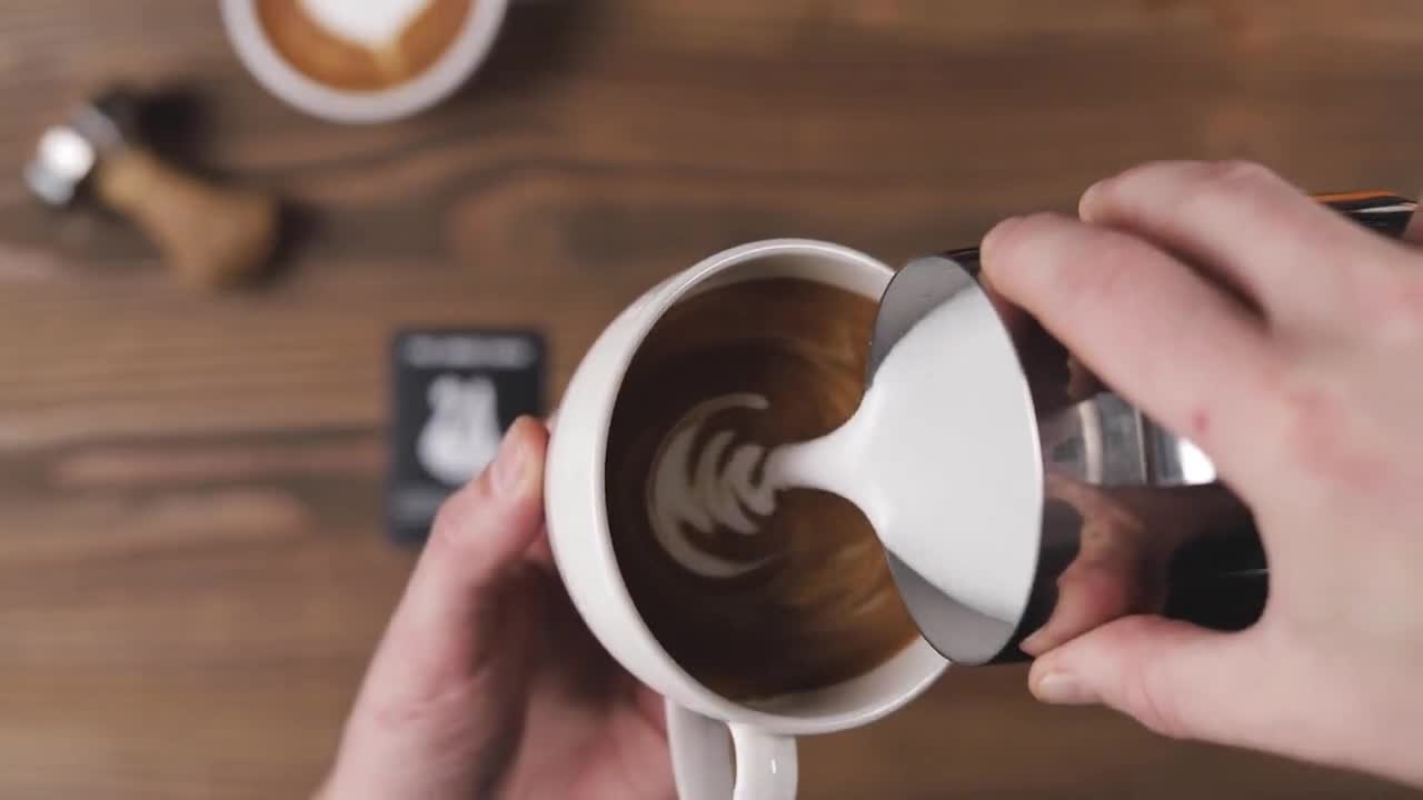 Barista Latte Art Set - 10oz Latte Cup + 17oz Round Tip
