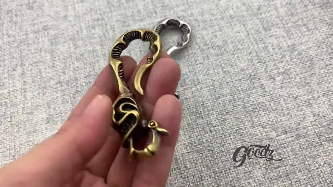 Japanese style fish hook keychain -Black