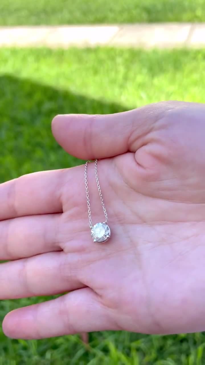6 Prong Round Brilliant Diamond Pendant Necklace