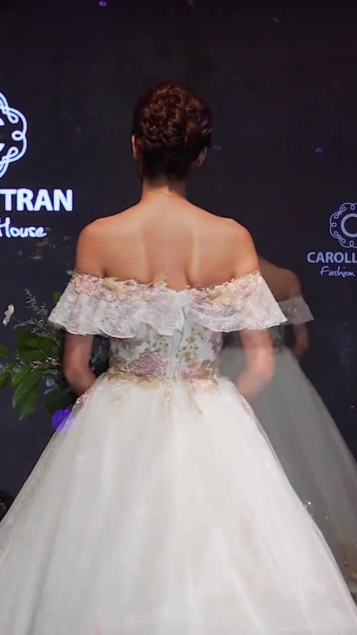 Robe valentine caroll hotsell