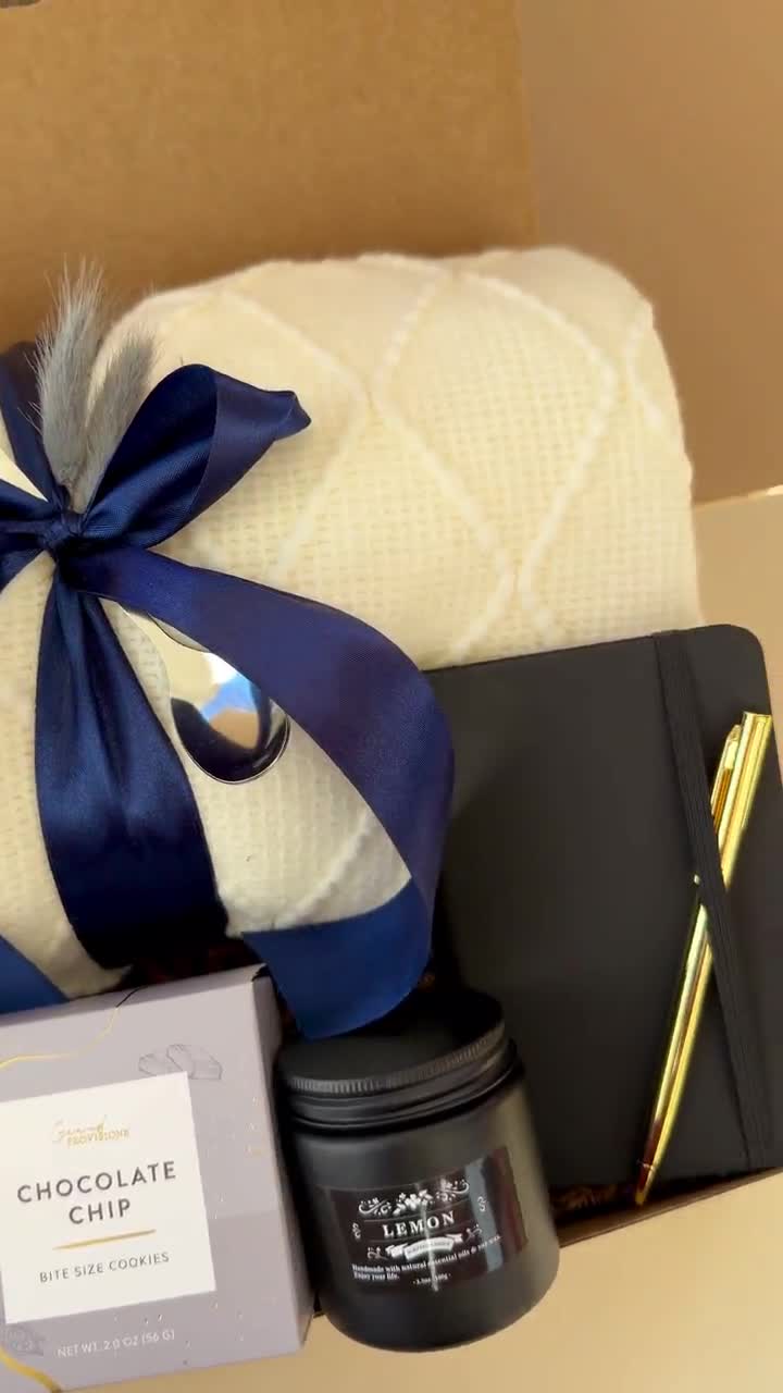 Caja de regalo para él, set de regalo acogedor para el autocuidado, regalo de cumpleaños para hombres, paquete de cuidado para él, regalo de relajación, regalo para demostrarle tu cariño video poster