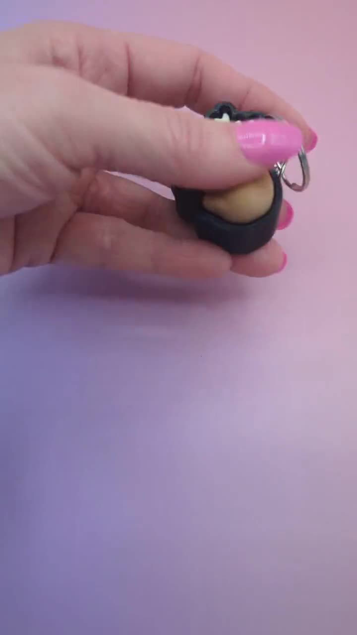 Llavero con clicker de Jackalope / Cryptid Clicky Fidget impreso en 3D / Regalo para fanáticos de lo paranormal, relleno de medias o recuerdo de fiesta video poster