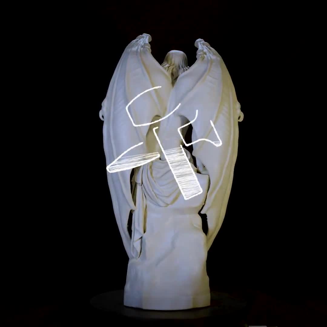 悪の天使。手描きの彫刻作品。ジョセフ・ギーフス作「ルシファー
