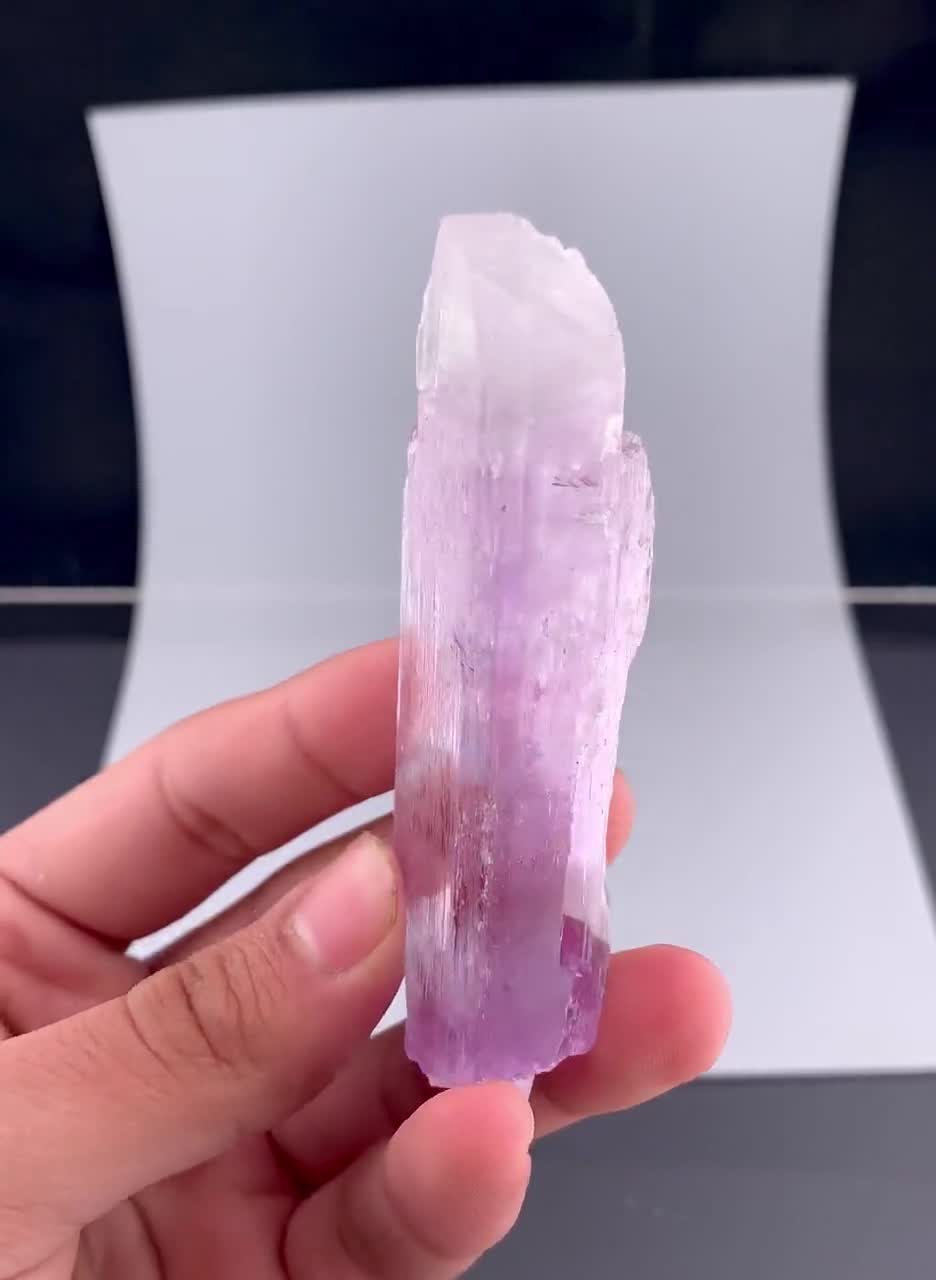 アフガニスタン産ピンククンツァイトクリスタル - 82グラム - Etsy 日本