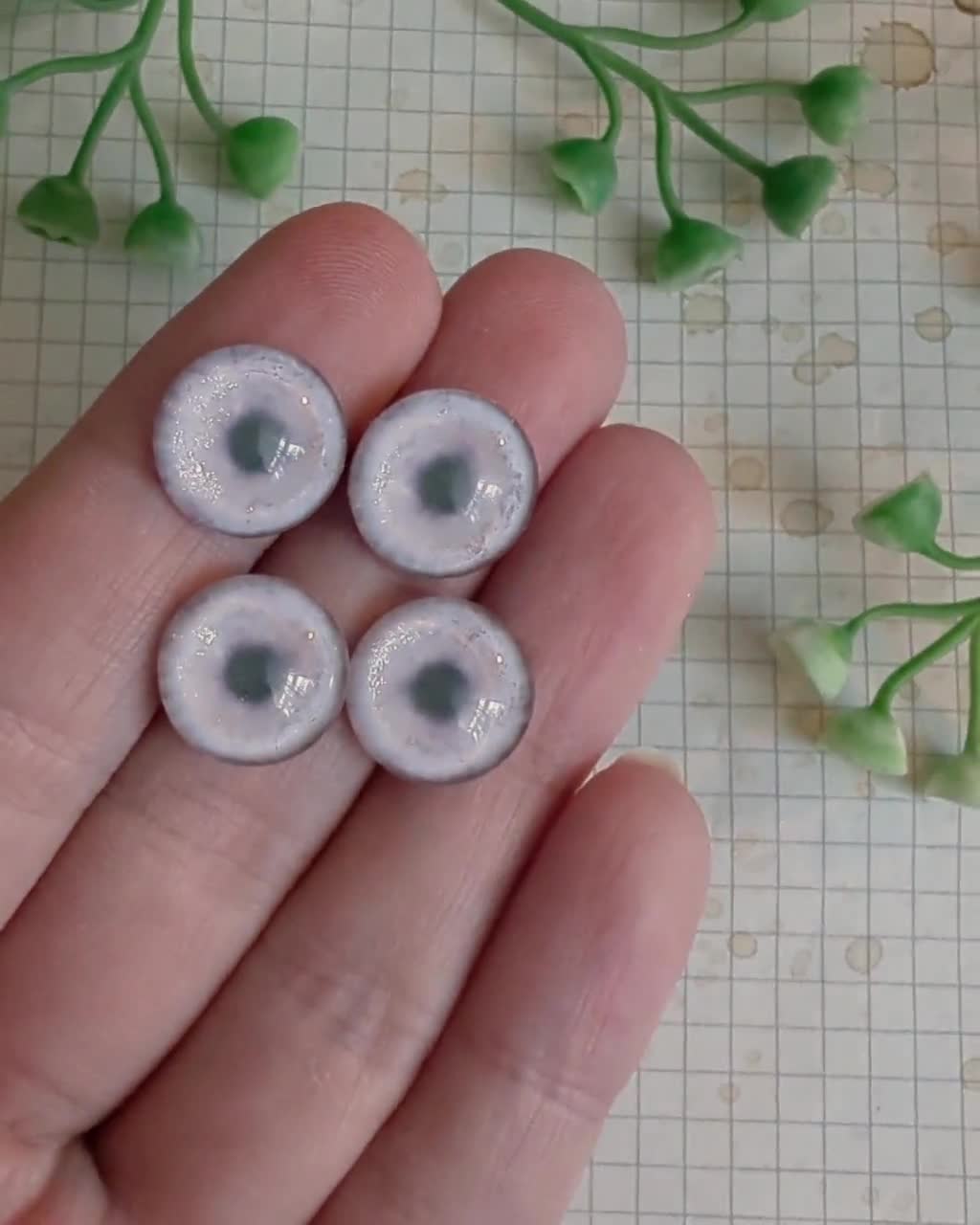12 mm または 13 mm のプーリップガラスアイチップ - ライトグレーと