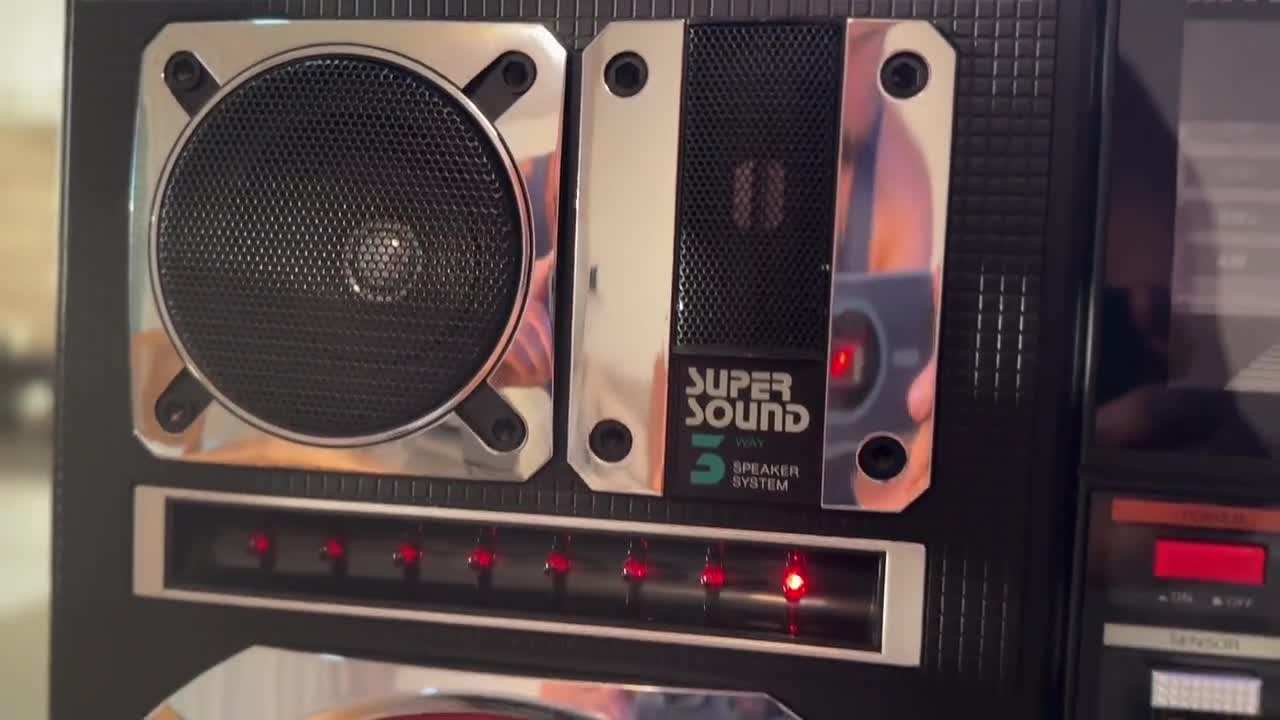 INTERSOUND SUPER JUMBO (model J-747S) Rare Iconic Vintage Stereo