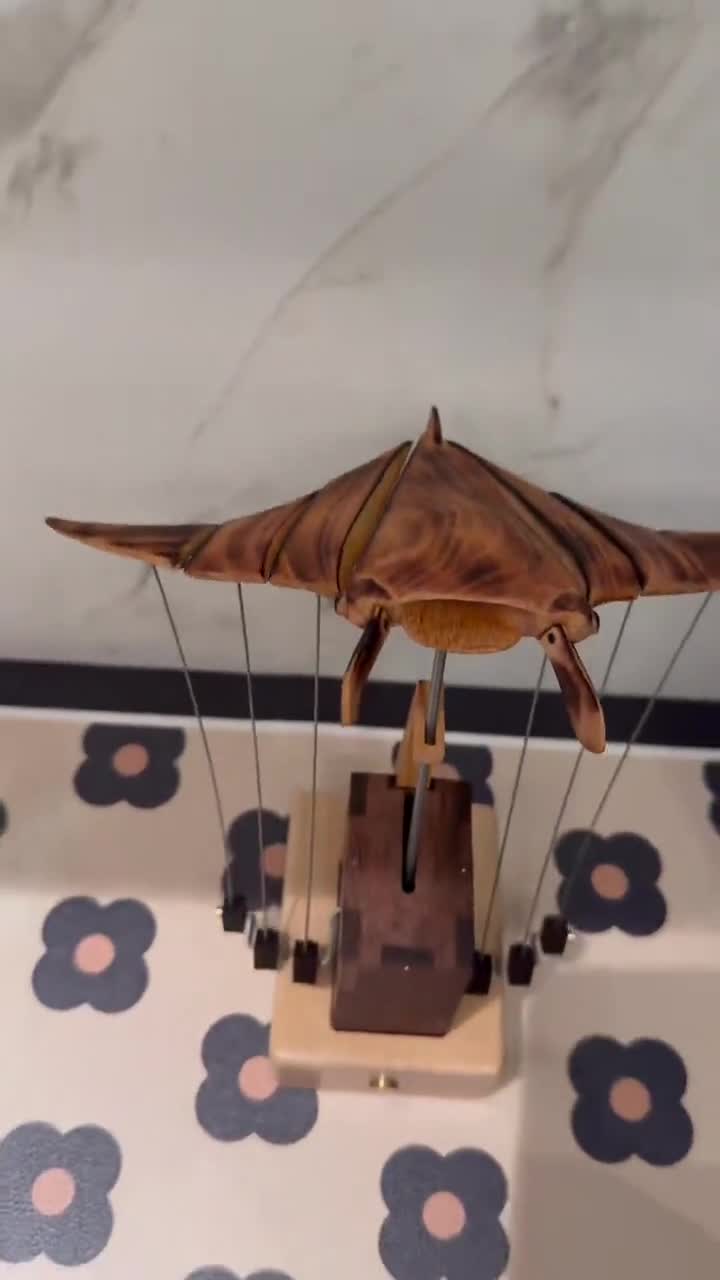 Mechanische Manta Ray, Houten Dynamische Decor, Automaton met Motion Mechanische Manta Ray, Houten Dynamische Decor, Automaton met Motion