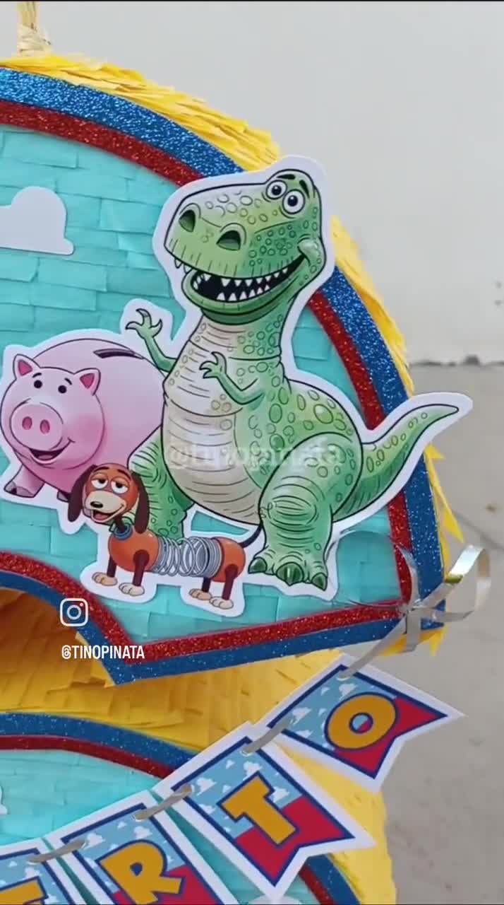 Templates for creating! Toy Story and Friends piñatas! video poster