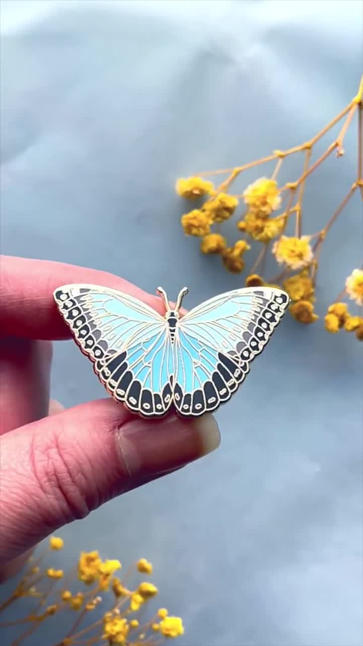 ブルーモルフォ蝶のエナメルピン - Etsy 日本