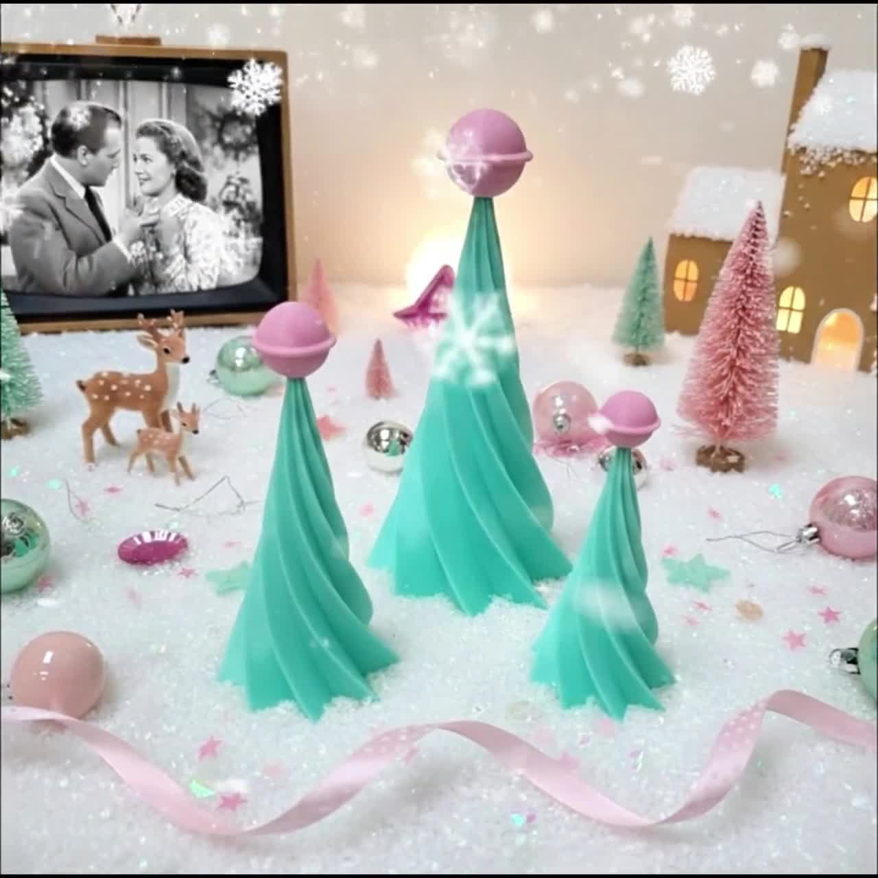 Mid Century Modern Retro Holiday Christmas Trees Décor | Christmas