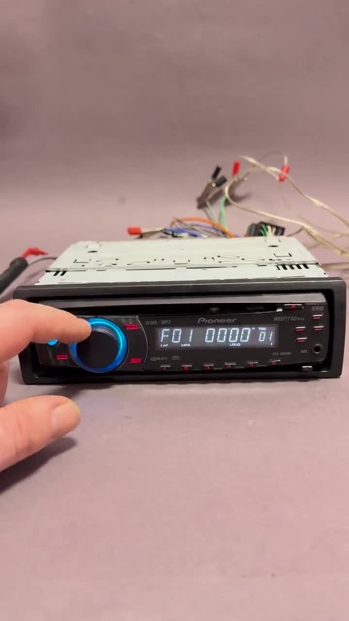 パイオニア DEH-3000MP – レトロカーステレオ、CD/MP3プレーヤー、AUX