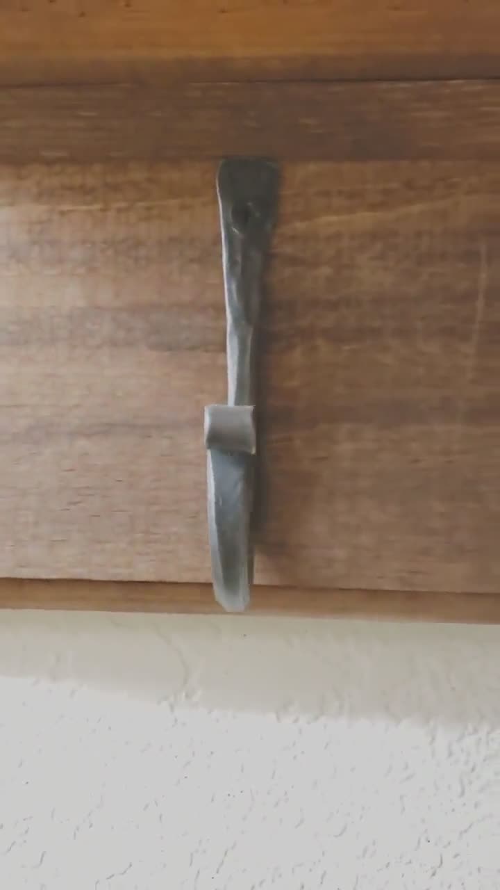Easy blacksmith project - boot hook with a wooden handle turned on