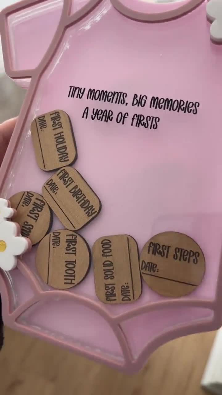 Banco de hitos para bebé con archivo láser SVG, decoración de guardería, hitos de fecha personalizables, diseño floral, regalo para baby shower, probado con GlowForge. video poster