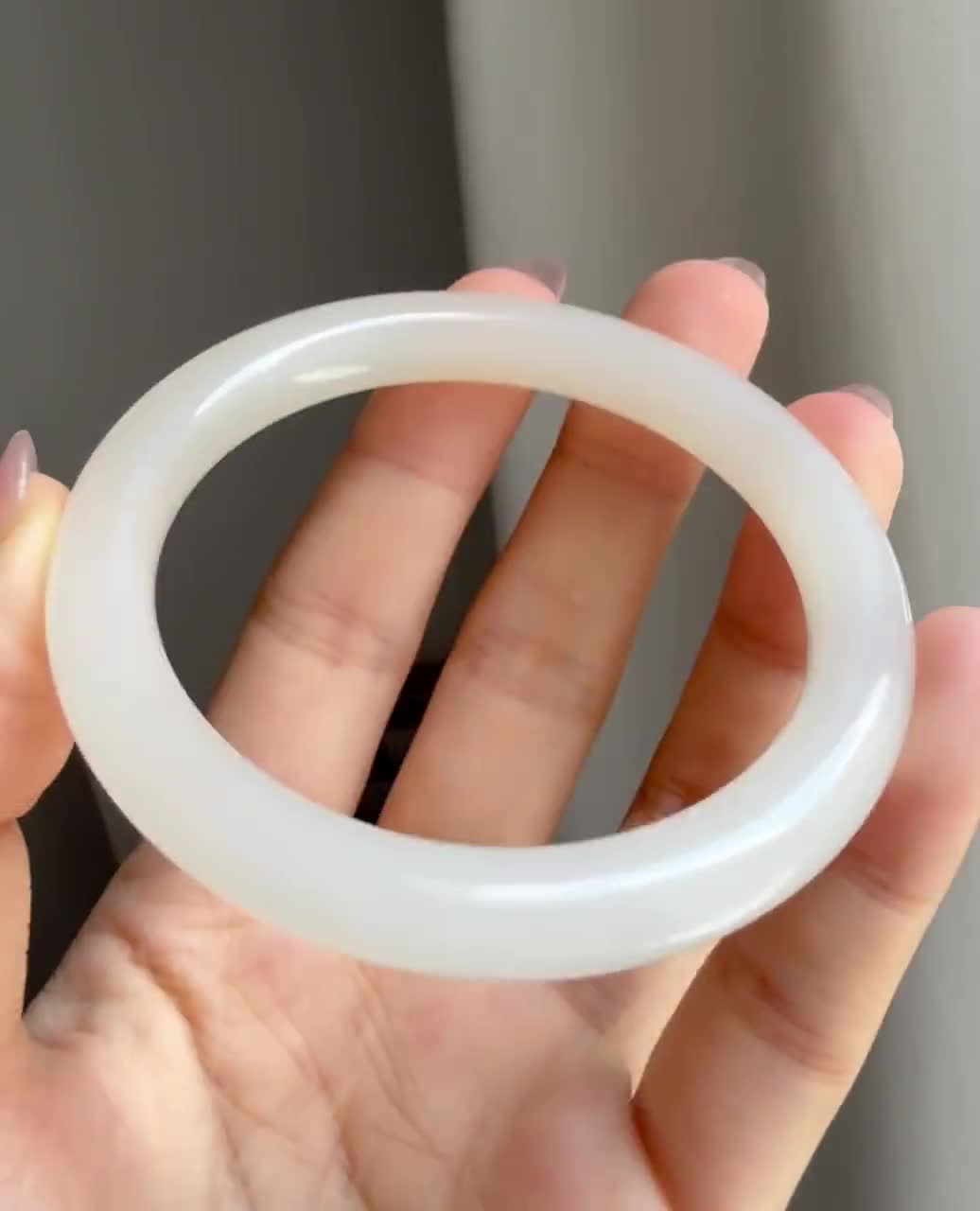 57mm 半透明ホワイトネフライト 中国産翡翠バングル 天然認定 7900