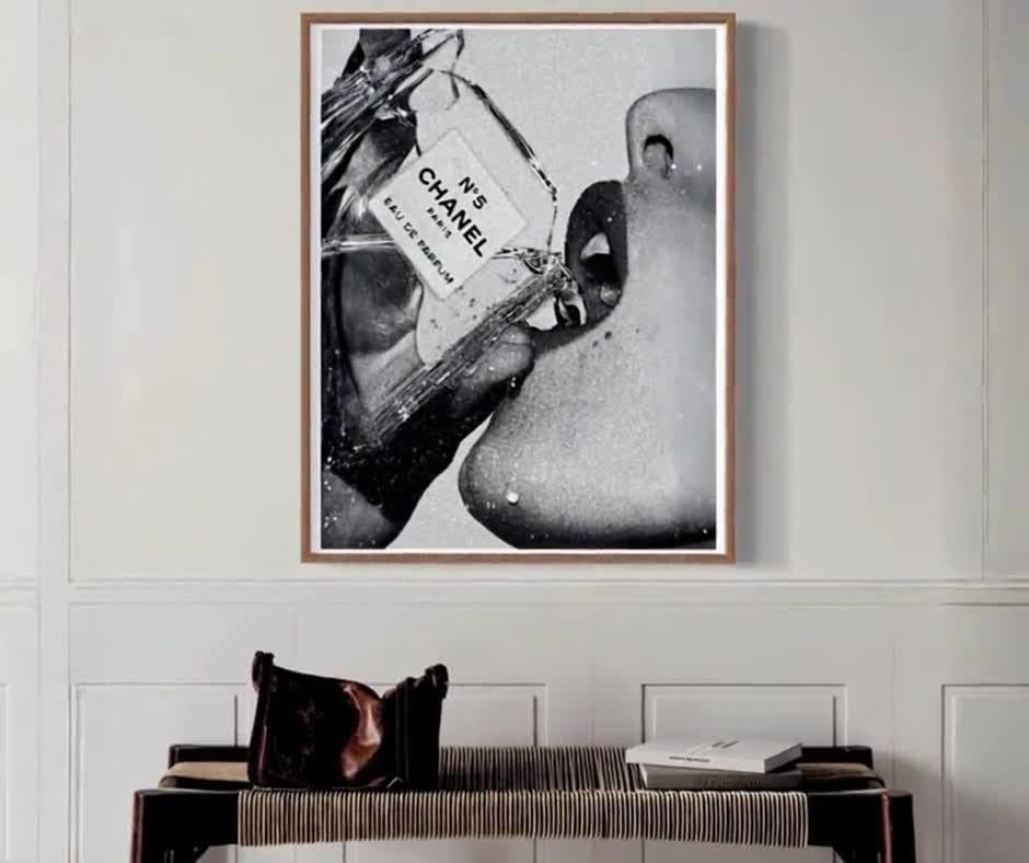 Lámina de pared CHANEL n.° 5 / Póster de moda en blanco y negro / Decoración de lujo para baño y dormitorio video poster