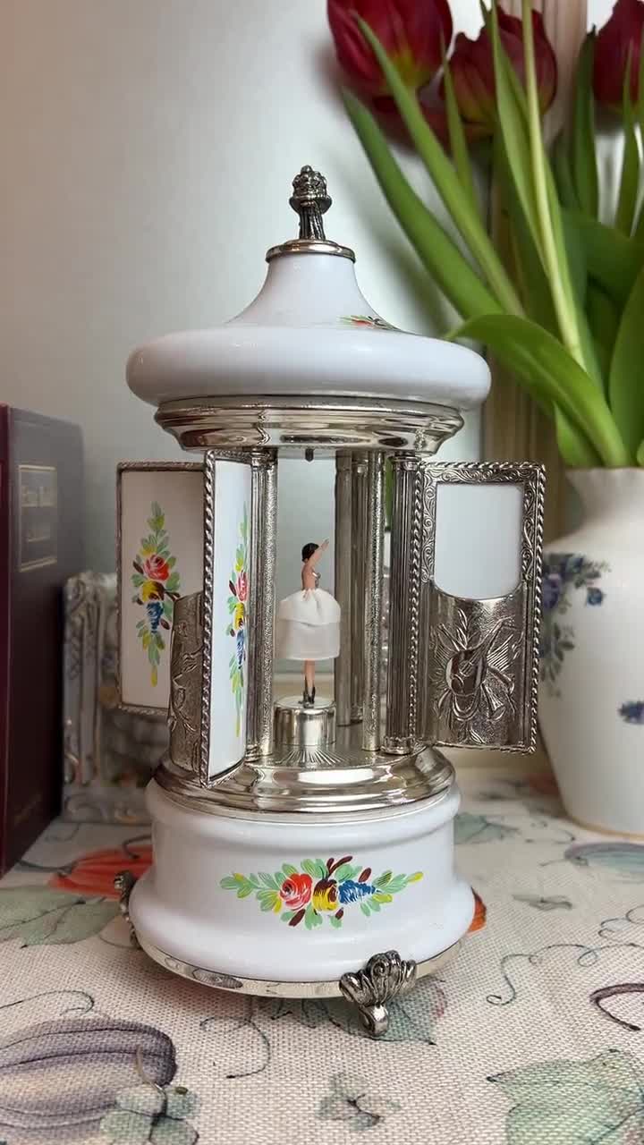 ホワイトエナメルオルゴール、バレリーナカルーセルリュージュ機構